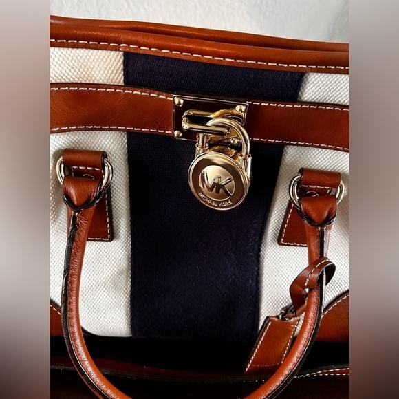Michael Kors Hamilton Purse, Navy & Cream satchel, Classy Work bag, canvas tote - Picture 12 of 13